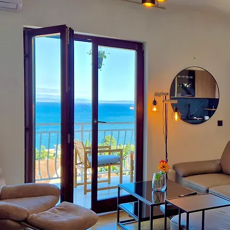 Sunrise - Free Private Parking Apartment