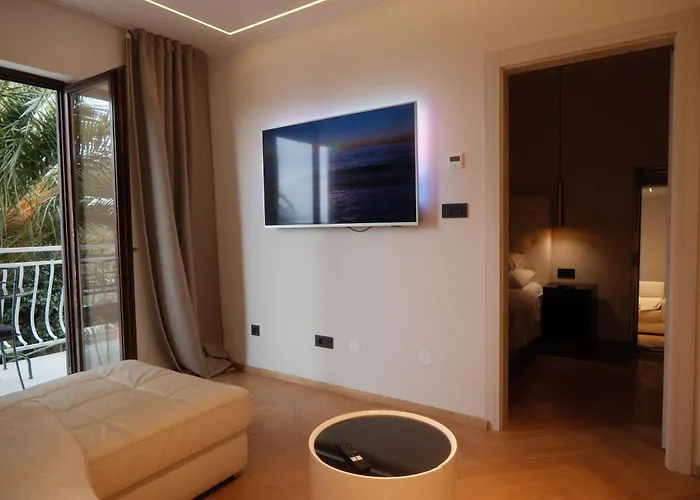 Sunrise - Free Private Parking