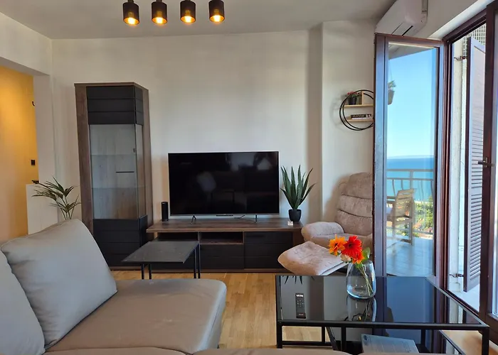 Sunrise - Free Private Parking Apartment