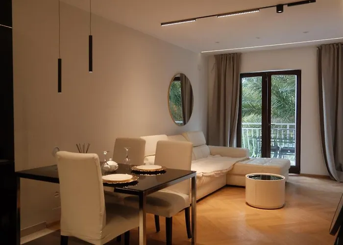 Sunrise - Free Private Parking