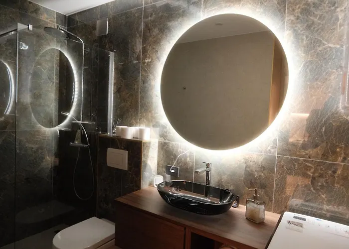 Sunrise - Free Private Parking *