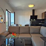 Apartmán Sunrise - Free Private Parking *